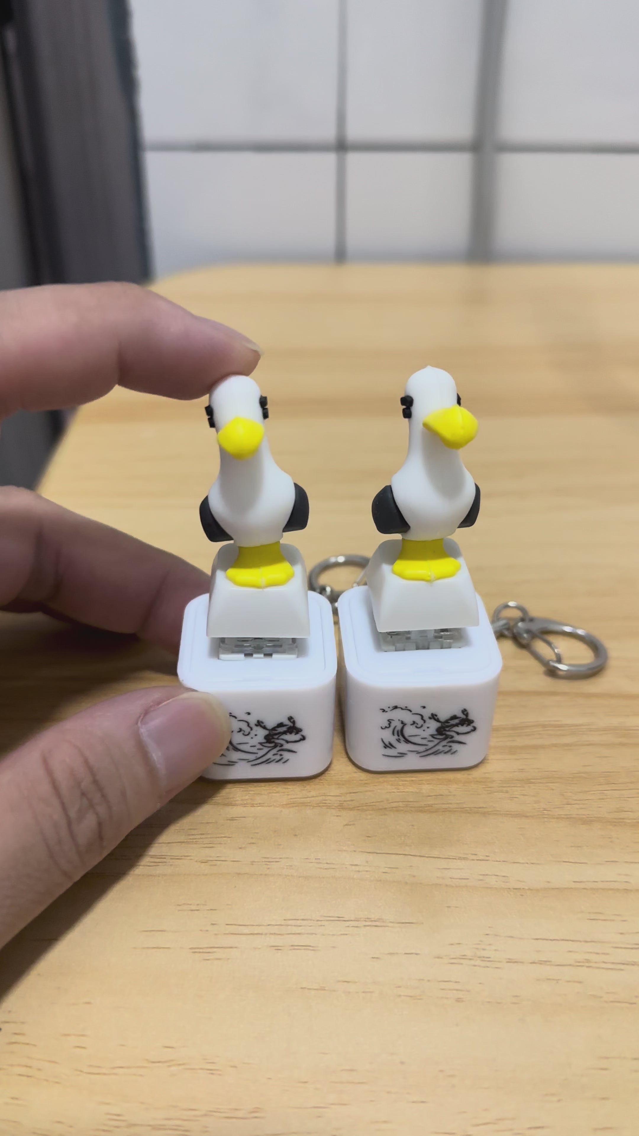USB rechargeable seagull keychain light and sound demonstration